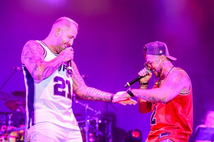 Curtis (Széki Attila) és Majka (Majoros Péter, b-j) az Egyetemisták és Főiskolások Országos Turisztikai Találkozóján (EFOTT) Sukorón 2021. augusztus 14-én. A 45. EFOTT-fesztivált augusztus 11-15. között rendezik a Velencei-tó északi partján fekvő településen. MTI/Vasvári Tamás